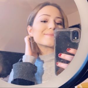 Meet your Posher, Briana